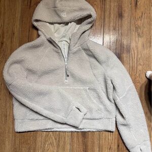 lululemon cropped scuba